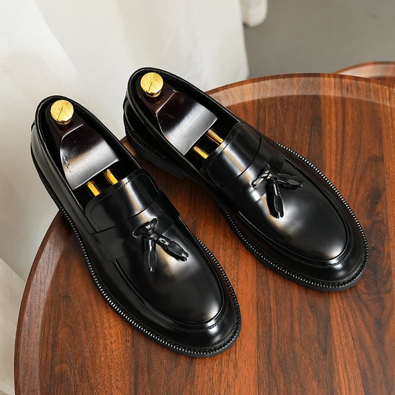 Miesten Juhlakengät Klassiset Slip-on-tassel-loaferit - Musta