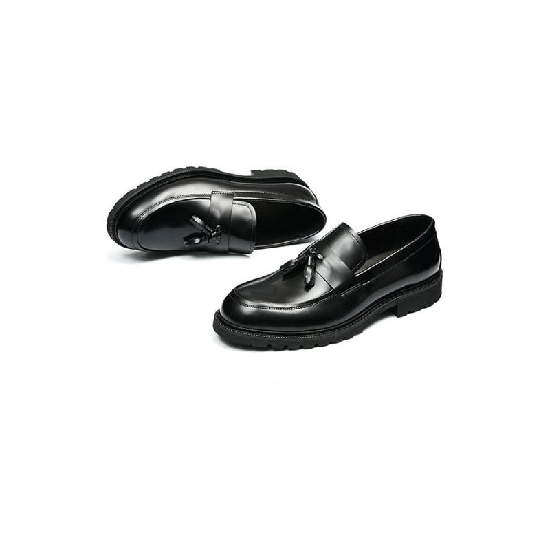 Miesten Juhlakengät Klassiset Slip-on-tassel-loaferit - Musta