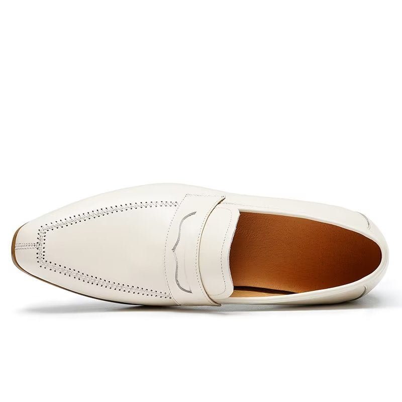 Miesten Juhlakengät Kohokuvioidut Elegance-slip-on-neliömäiset Mekkokengät - Valkoinen