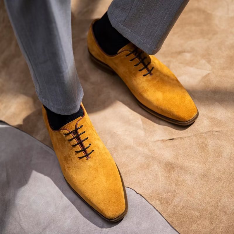 Miesten Juhlakengät Suede Elegance Oxford -mekkokengät - Keltainen