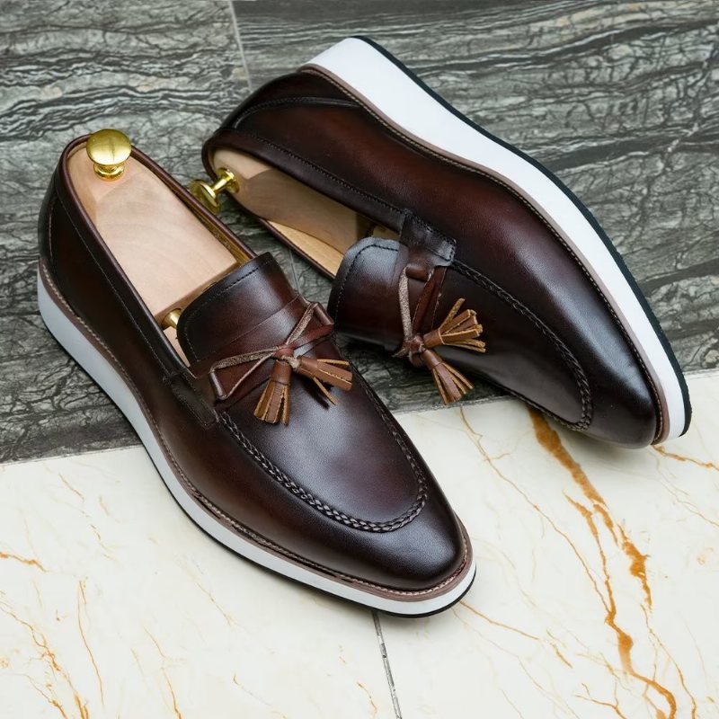 Miesten Loaferit Ylelliset Nahkaiset Elegantit Tupsuhousut - Kahvi