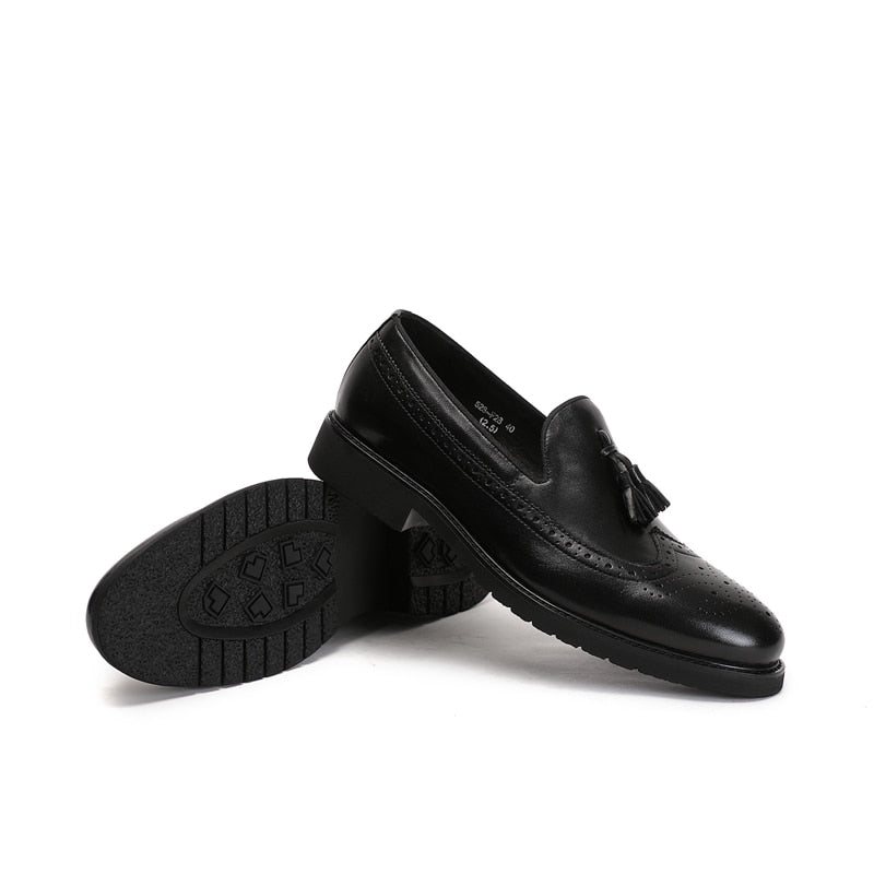 Miesten Loafers Eksoottiset Slip-on Brogue-kengät - Musta