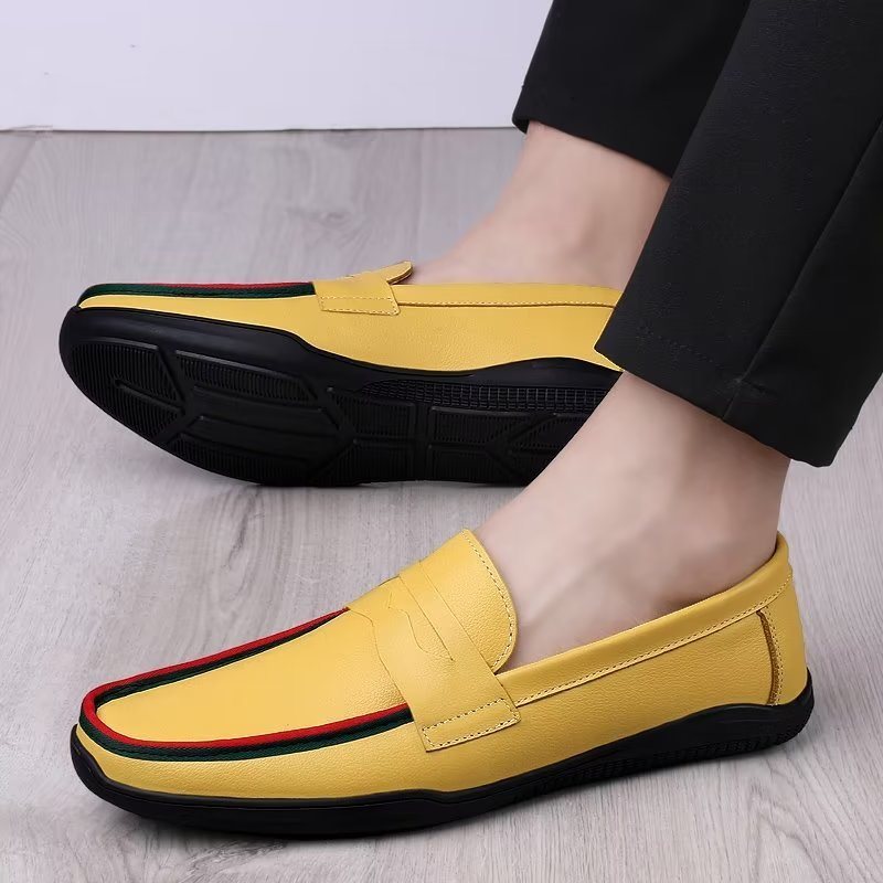 Miesten Vapaa-ajan Kengät Tyylikkäät Pu-slip-on-loaferit Metallimuotilla - Keltainen