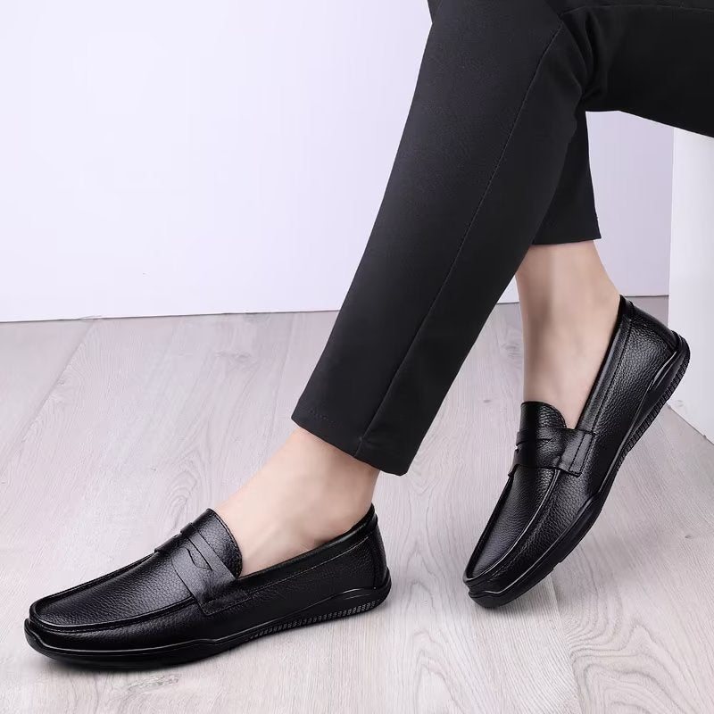 Miesten Vapaa-ajan Kengät Tyylikkäät Pu-slip-on-loaferit Metallimuotilla - Musta