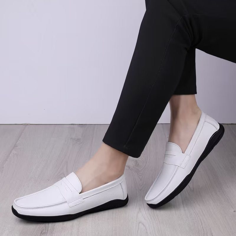 Miesten Vapaa-ajan Kengät Tyylikkäät Pu-slip-on-loaferit Metallimuotilla - Valkoinen Aukko