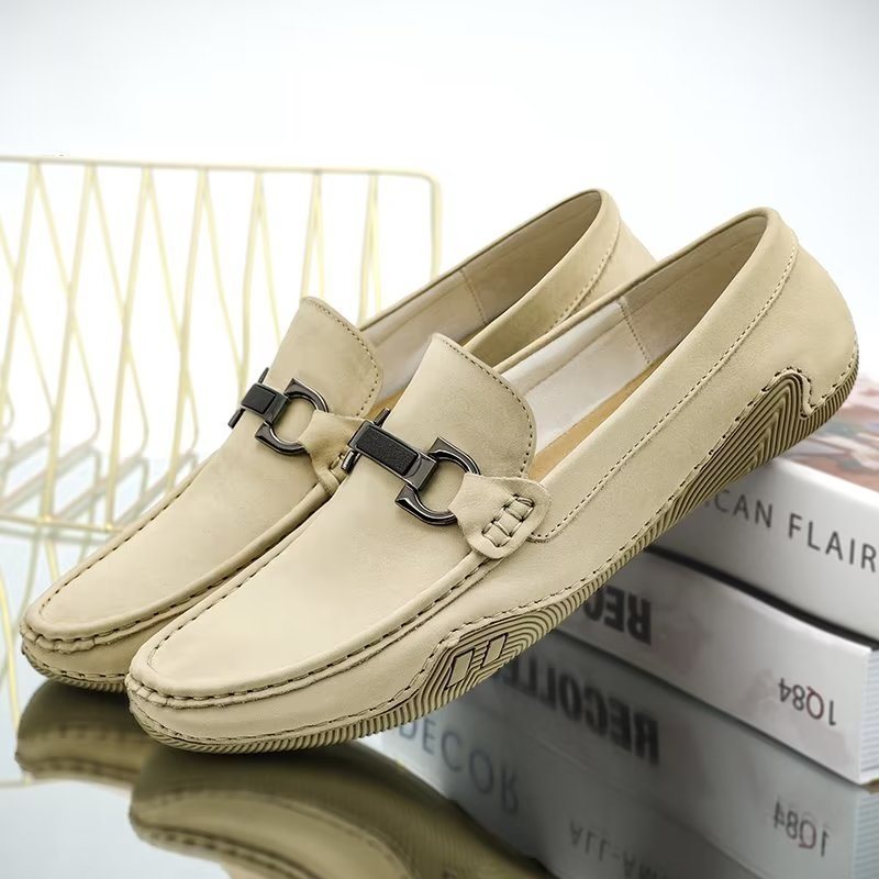 Miesten Vapaa-ajan Kengät Tyylikkäät Slip-on-loaferit Metallimuotilla - Beige